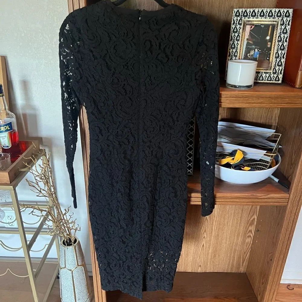 BARDOT PLUNGE LACE MIDI DRESS. - Picture 4 of 4